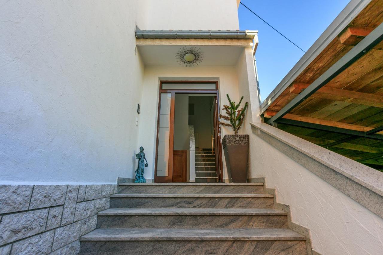 Apartment Eni Selce Exterior foto
