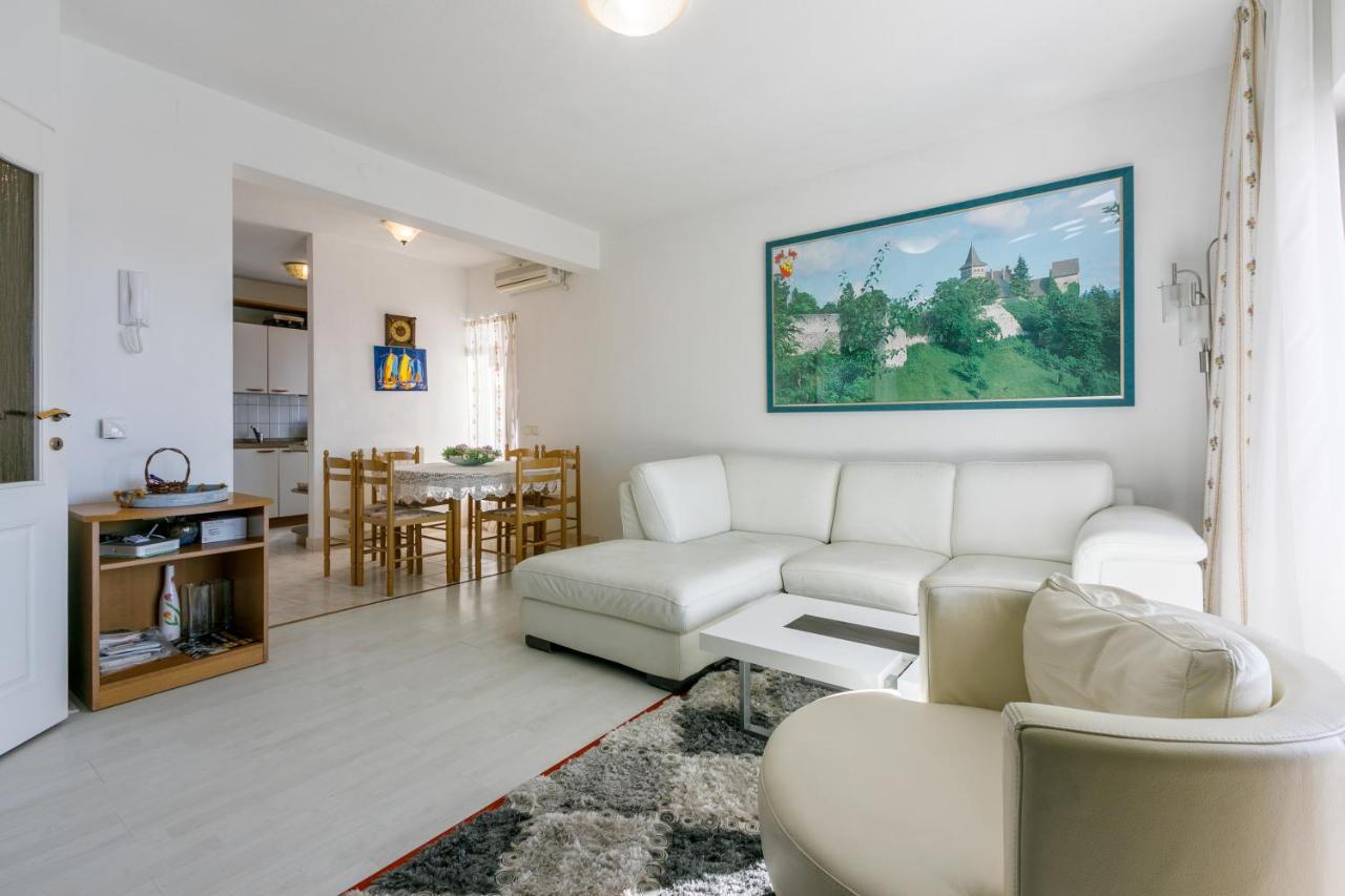 Apartment Eni Selce Exterior foto