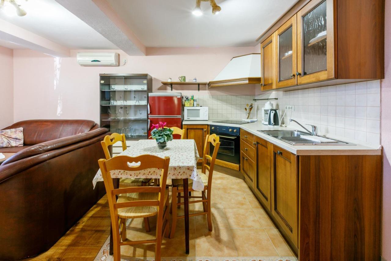 Apartment Eni Selce Exterior foto