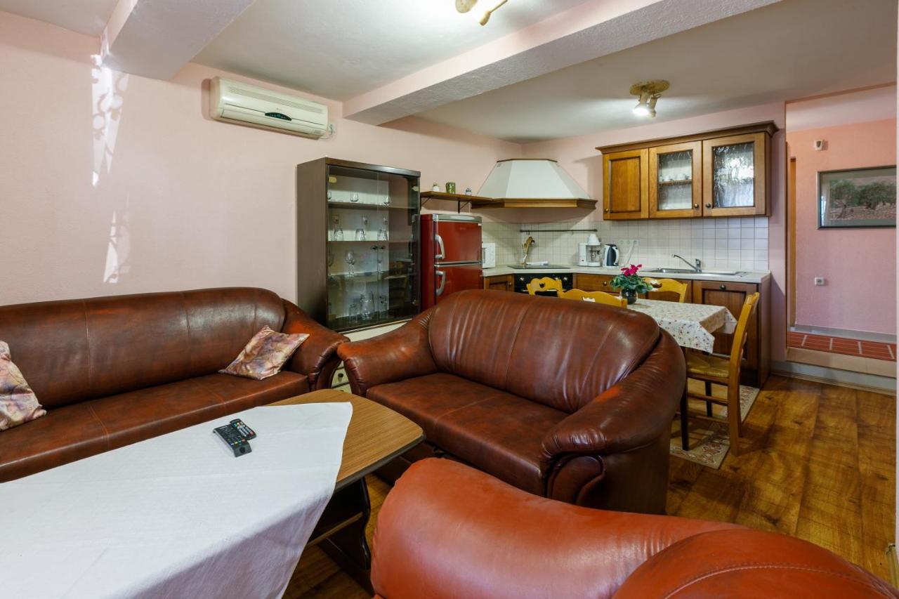 Apartment Eni Selce Exterior foto